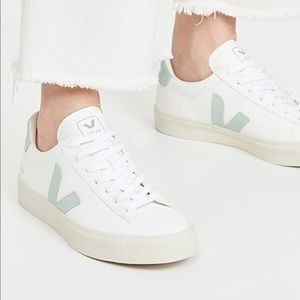 Veja Campoo Sneaker in white and mint green.